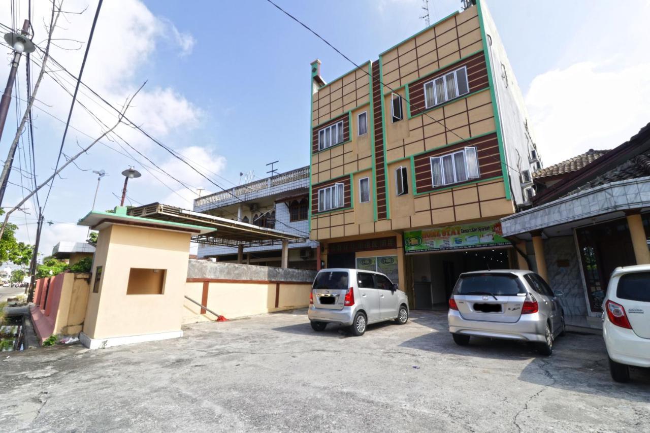 Guest House Taman Sari Syariah Pekanbaru Exterior photo