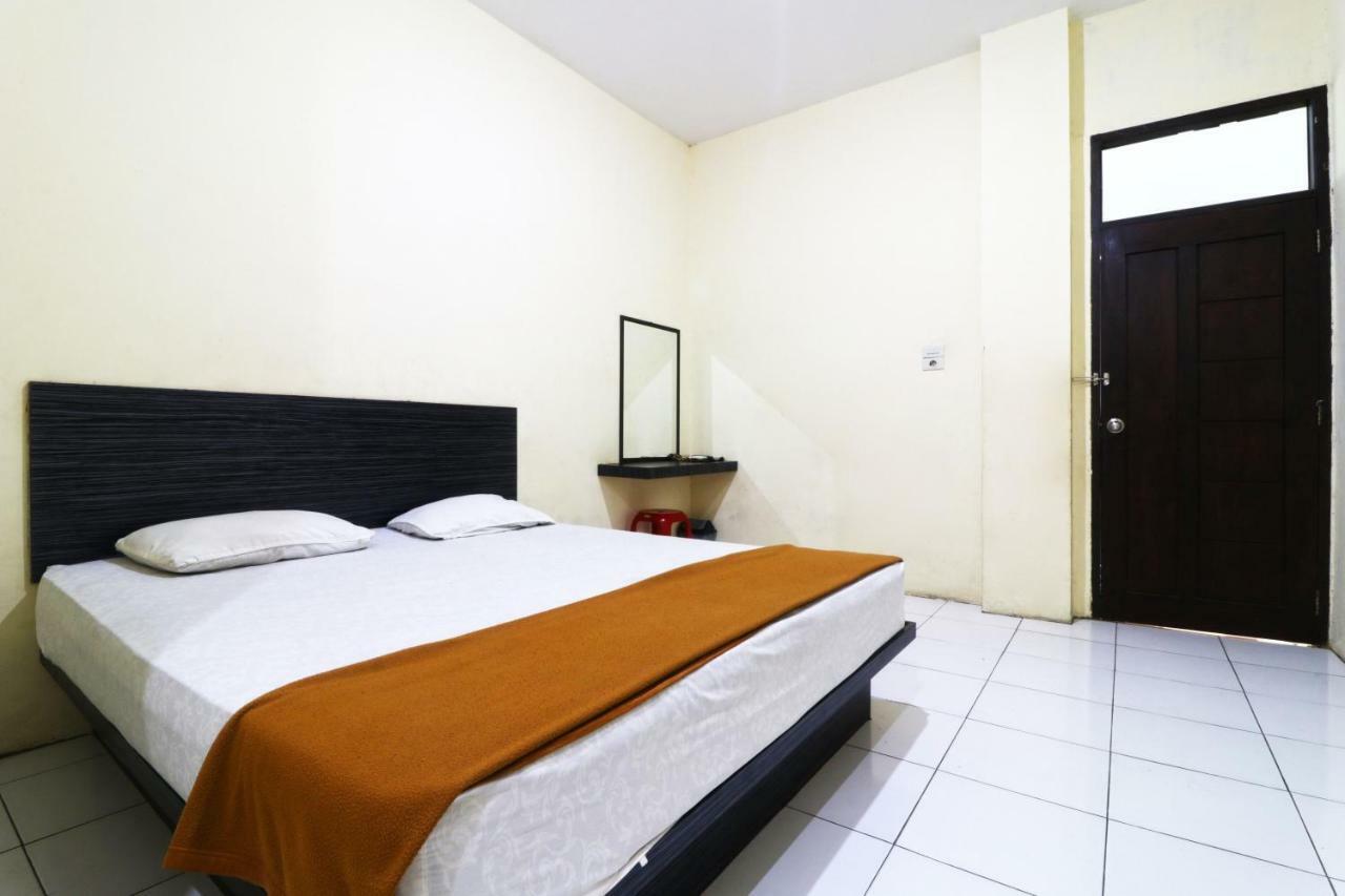 Guest House Taman Sari Syariah Pekanbaru Exterior photo
